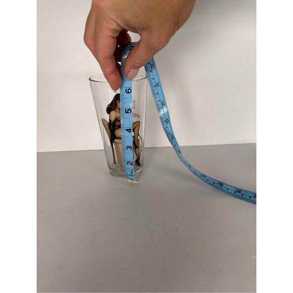 Bettie Page Pinup Highball Drinking Glass - Picture 4 of 4